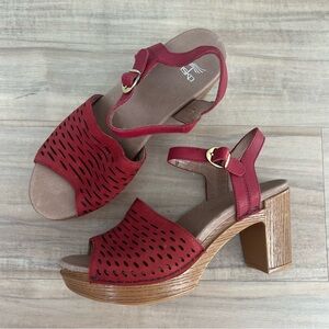 New-Dansko Denita platform Milled Sandals in Red Nubuck -38 7.5 US